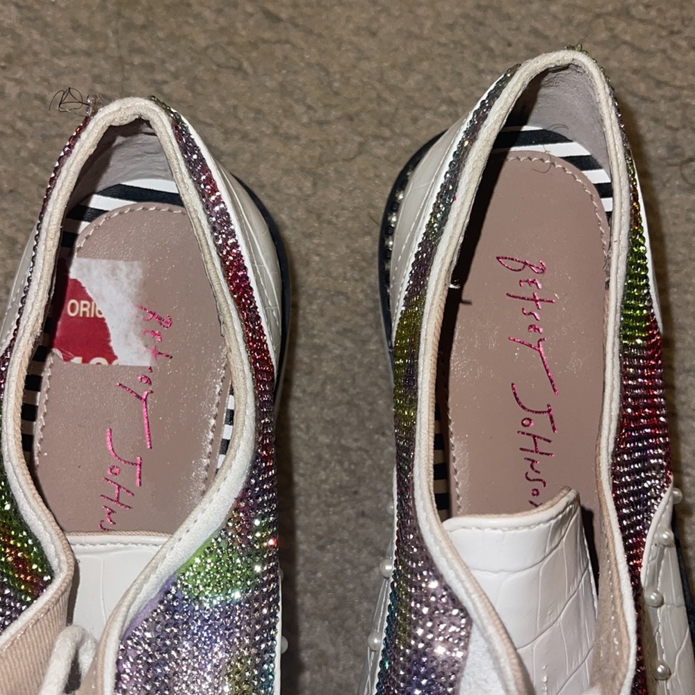 Betsey Johnson shiny platforms - Picture 2 of 4